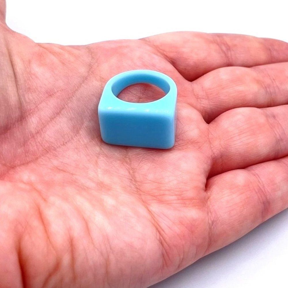 Sky Blue Acrylic Geometric Rectangle Chunky Statement Ring Size 7.5 - Picture 7 of 8